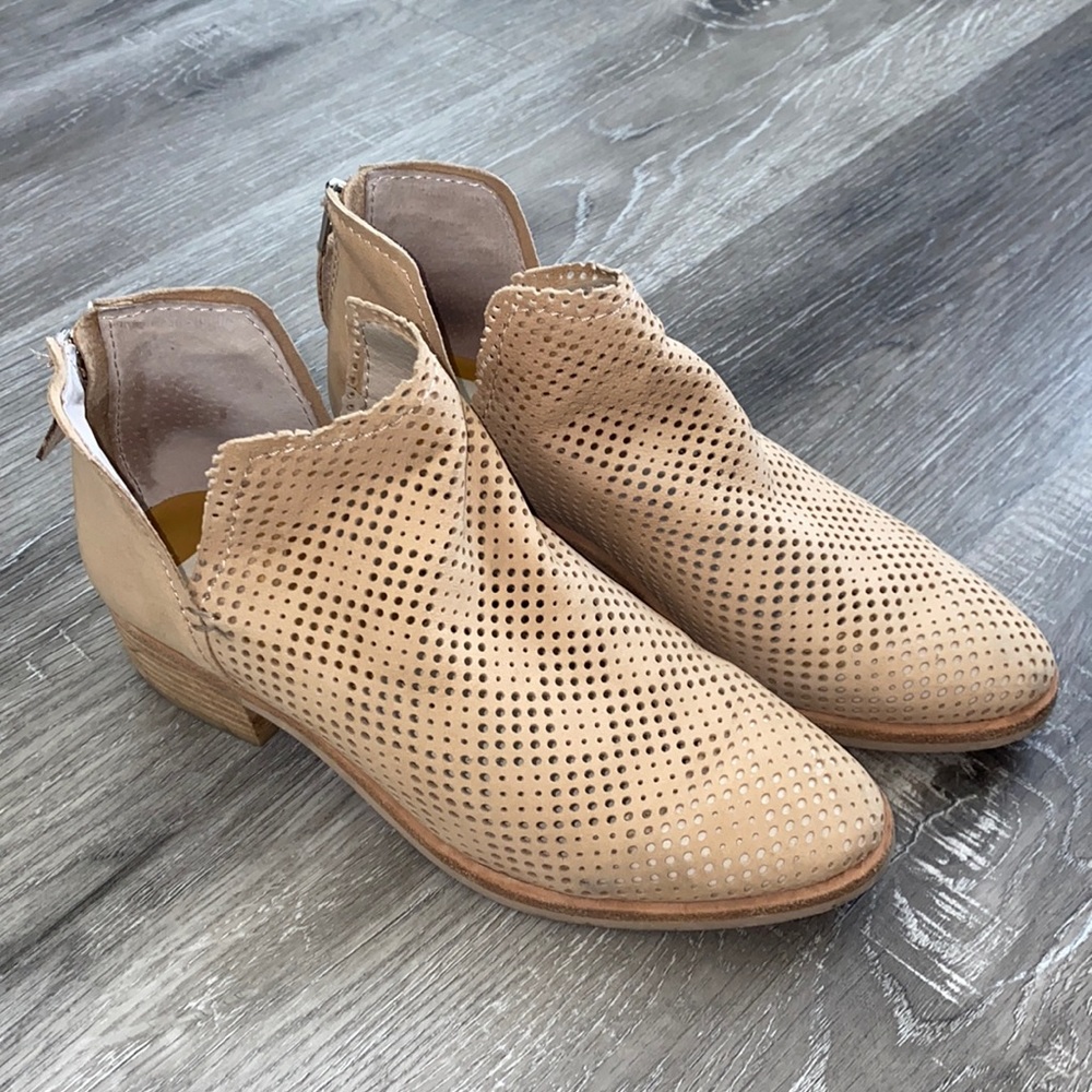 Dolce Vida Cutout Booties